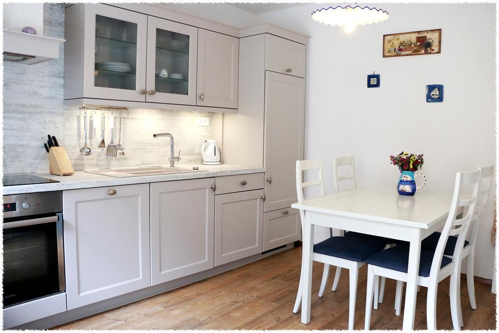 Apartment Dane Primosten Luaran gambar