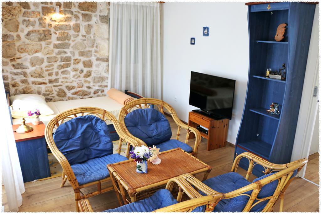 Apartment Dane Primosten Luaran gambar