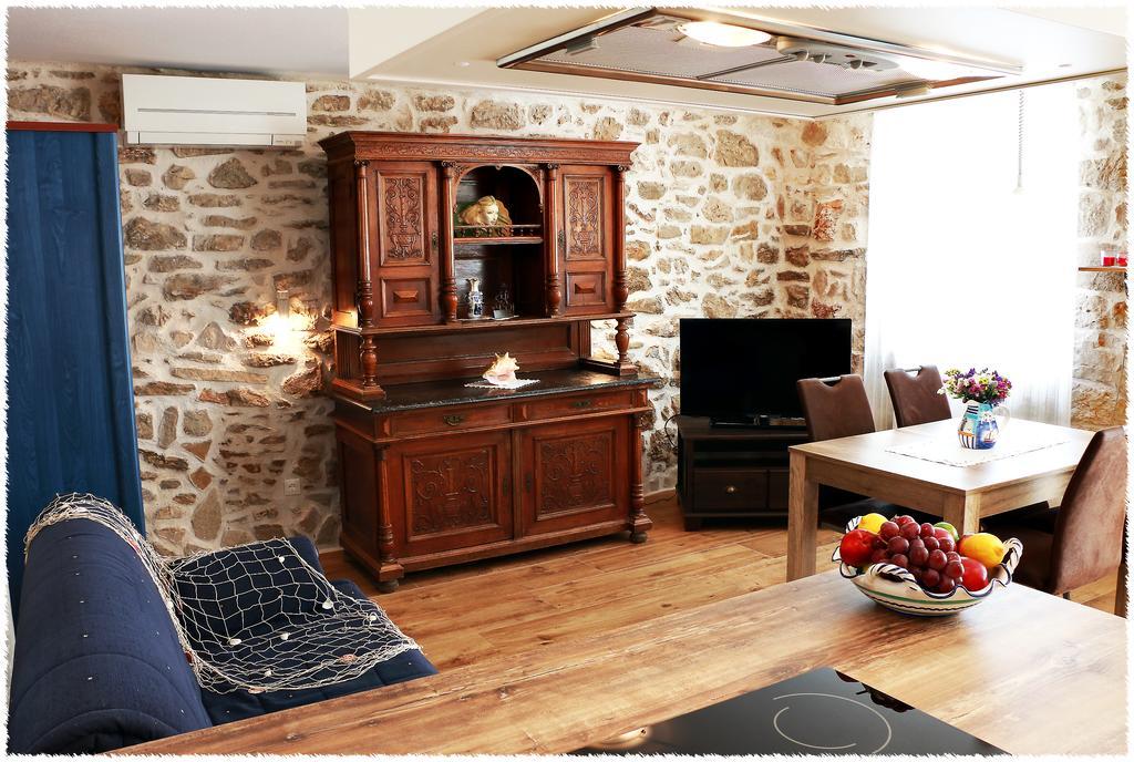 Apartment Dane Primosten Luaran gambar